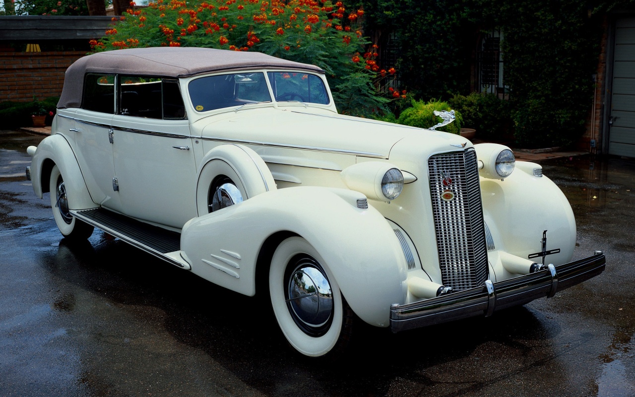 Cadillac V16 Series 90 Town Cabriolet 1936