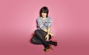 Lily Allen, Pink Background