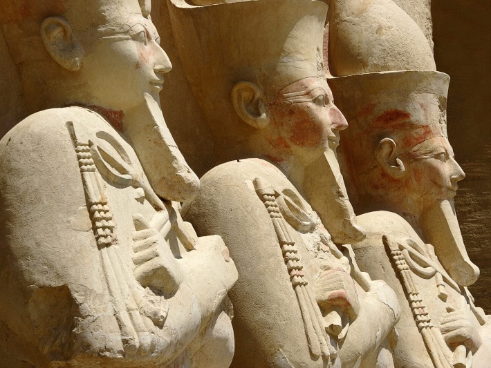 Statues at the 3rd Terrace, Temple of Hatshepsut, Deir el Bahri, Thebes, Luxor, Egypt