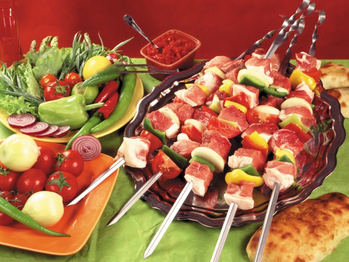 Shish Kebab and Fresh Vegetables