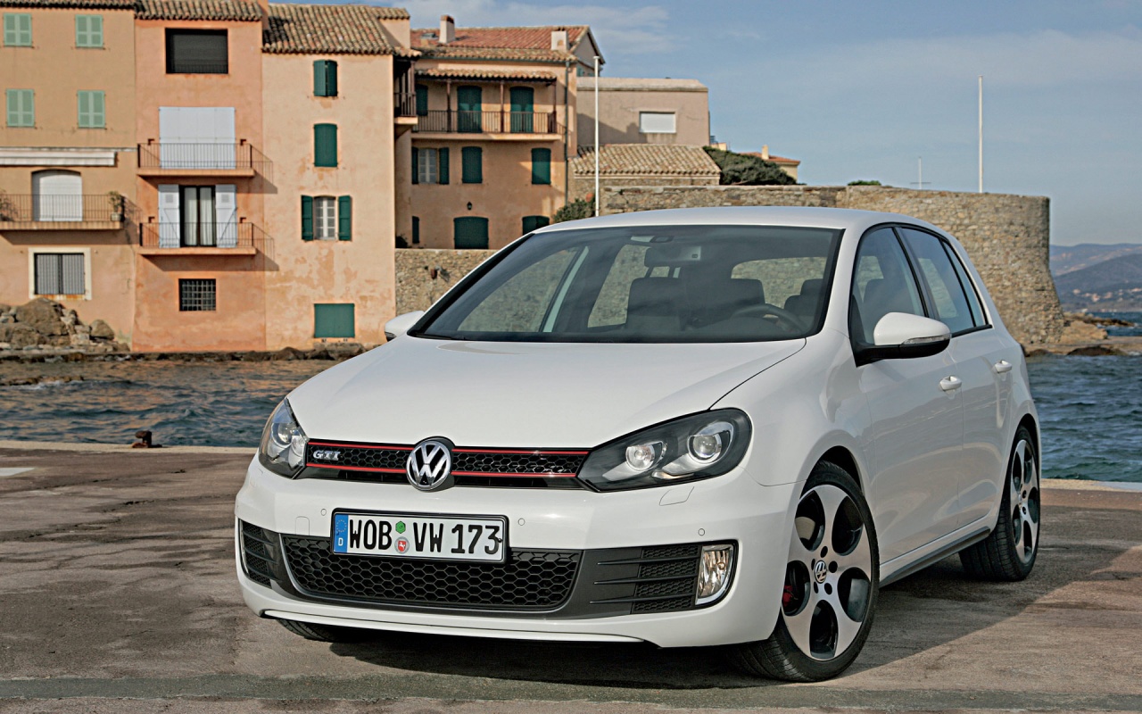 Volkswagen Golf VI GTI White