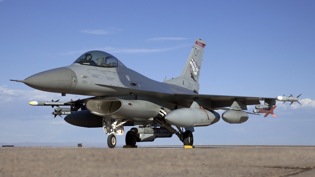 F-16 Fighting Falcon with Complementary Fuel Tanks