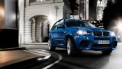Blue BMW X Series, Night City
