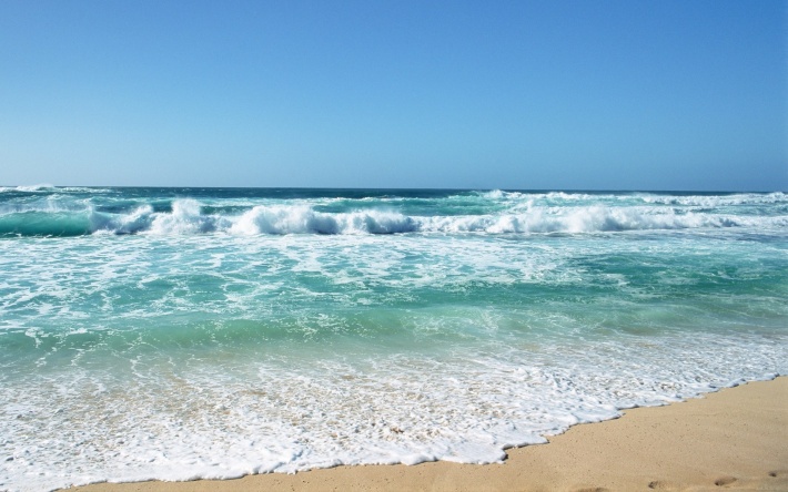 Turquoise Water in a Vast Ocean. Hawaii