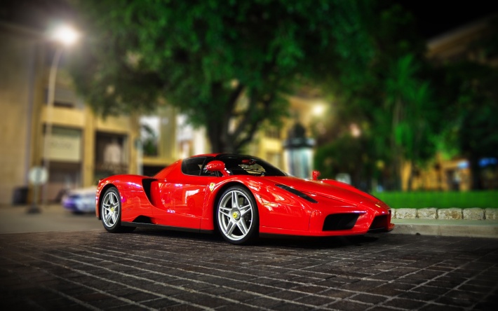 Red Ferrari Enzo