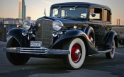 1933-Cadillac V8 355c Sedan
