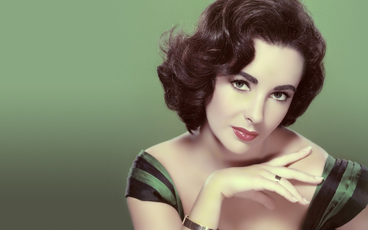 Elizabeth Taylor in Green Dress