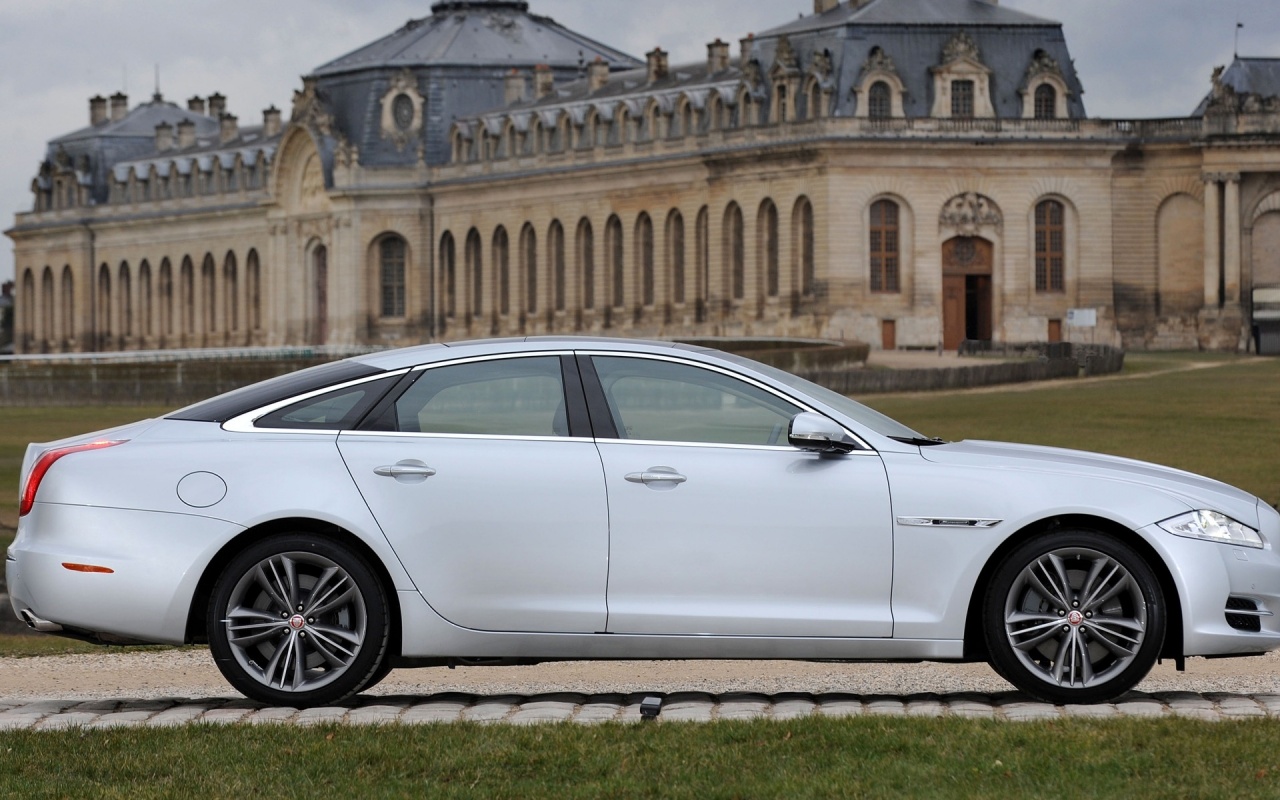 Jaguar XJL, Side View