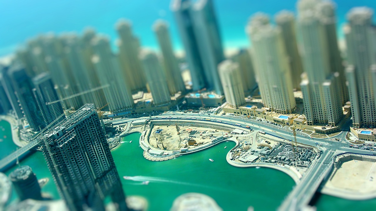 New Buildings on the Coast, tilt-shift effect