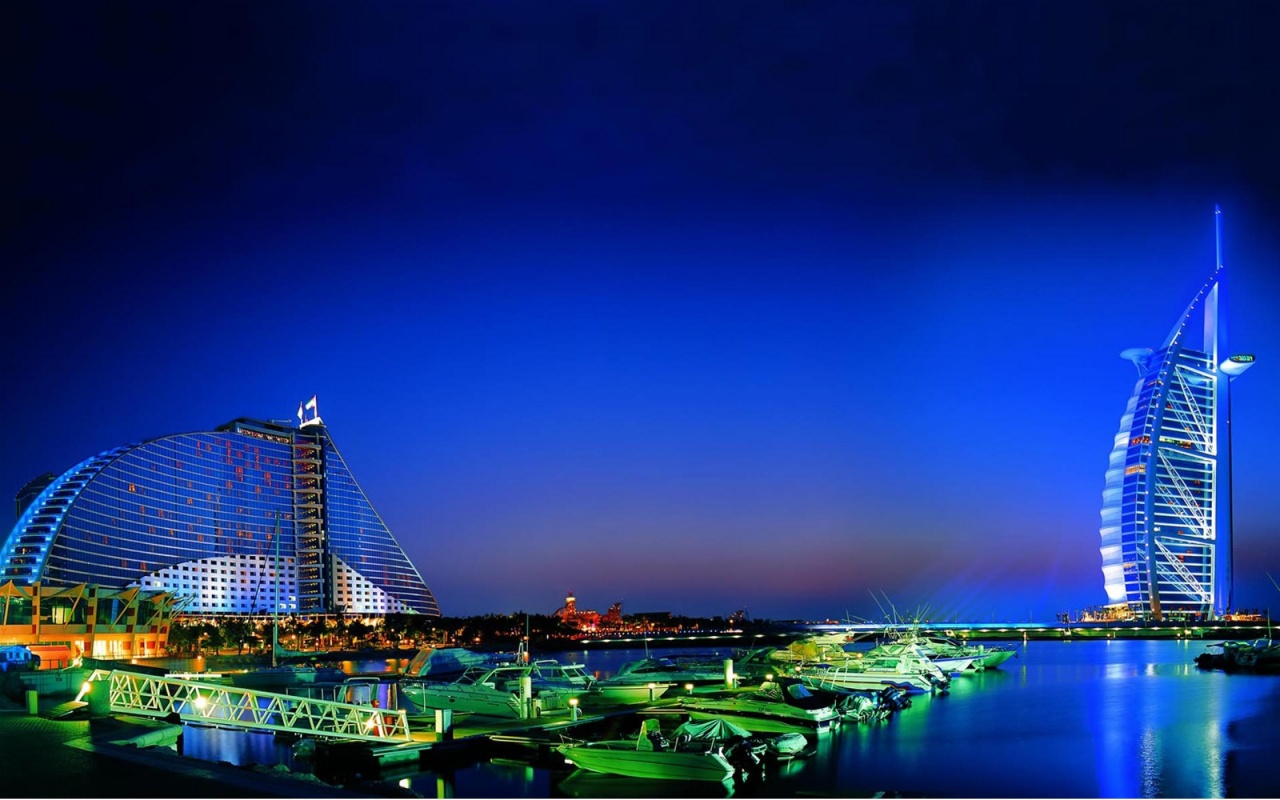 Night Dubai: Jumeirah Beach Hotel and Burj Al Arab Hotel